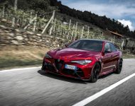 2021 Alfa Romeo Giulia GTA - Front Three-Quarter Wallpaper 190x150