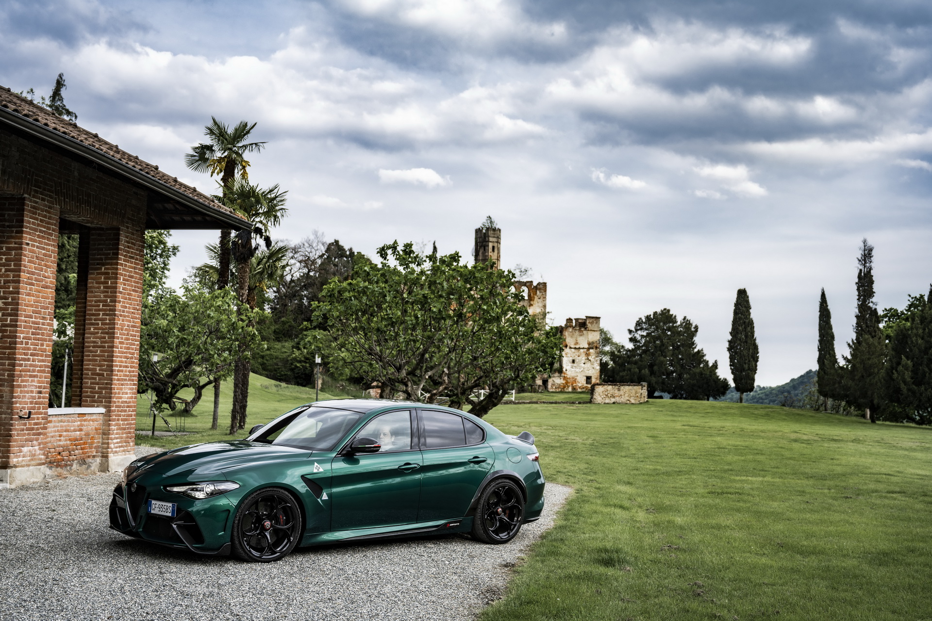 Download 2021 Alfa Romeo Giulia GTA - Front Three-Quarter HD Wallpaper 1920x1280 #53