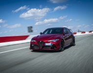 2021 Alfa Romeo Giulia GTA - Front Three-Quarter Wallpaper 190x150
