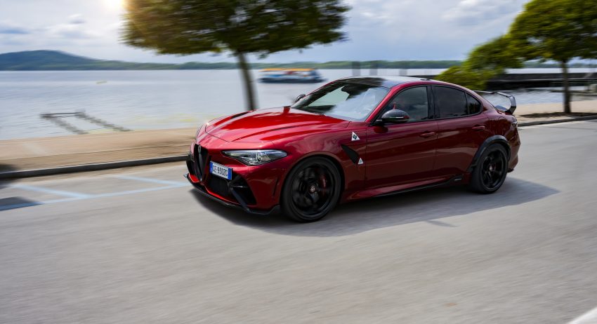 2021 Alfa Romeo Giulia GTA - Front Three-Quarter Wallpaper 850x462 #18