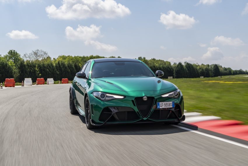 2021 Alfa Romeo Giulia GTA - Front Wallpaper 850x567 #47