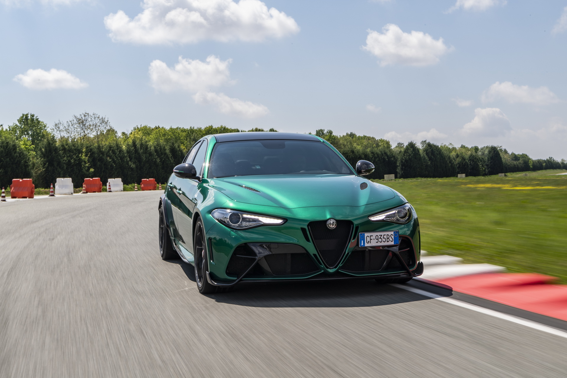 Download 2021 Alfa Romeo Giulia GTA - Front HD Wallpaper 1920x1280 #47