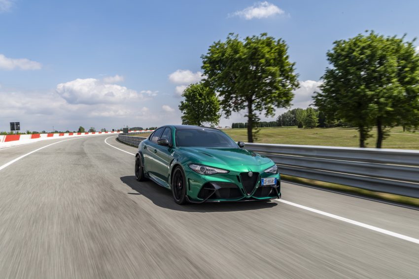 2021 Alfa Romeo Giulia GTA - Front Wallpaper 850x567 #49