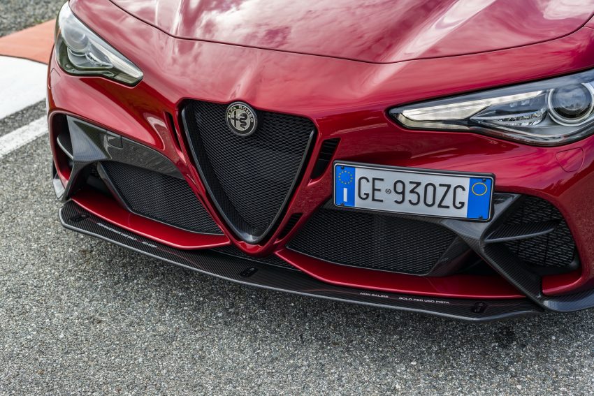 2021 Alfa Romeo Giulia GTA - Grill Wallpaper 850x567 #32