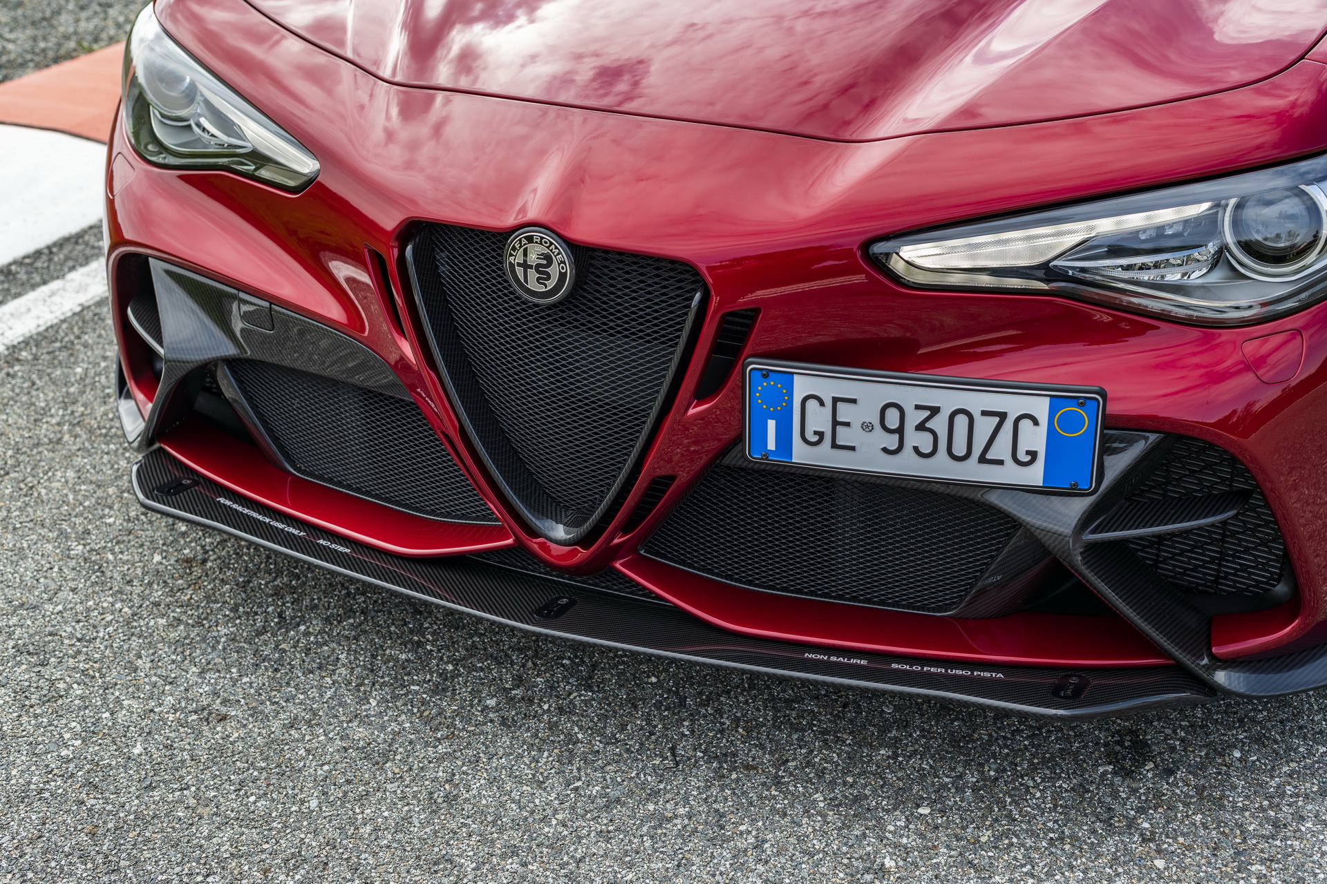 Download 2021 Alfa Romeo Giulia GTA - Grill HD Wallpaper 1920x1280 #32