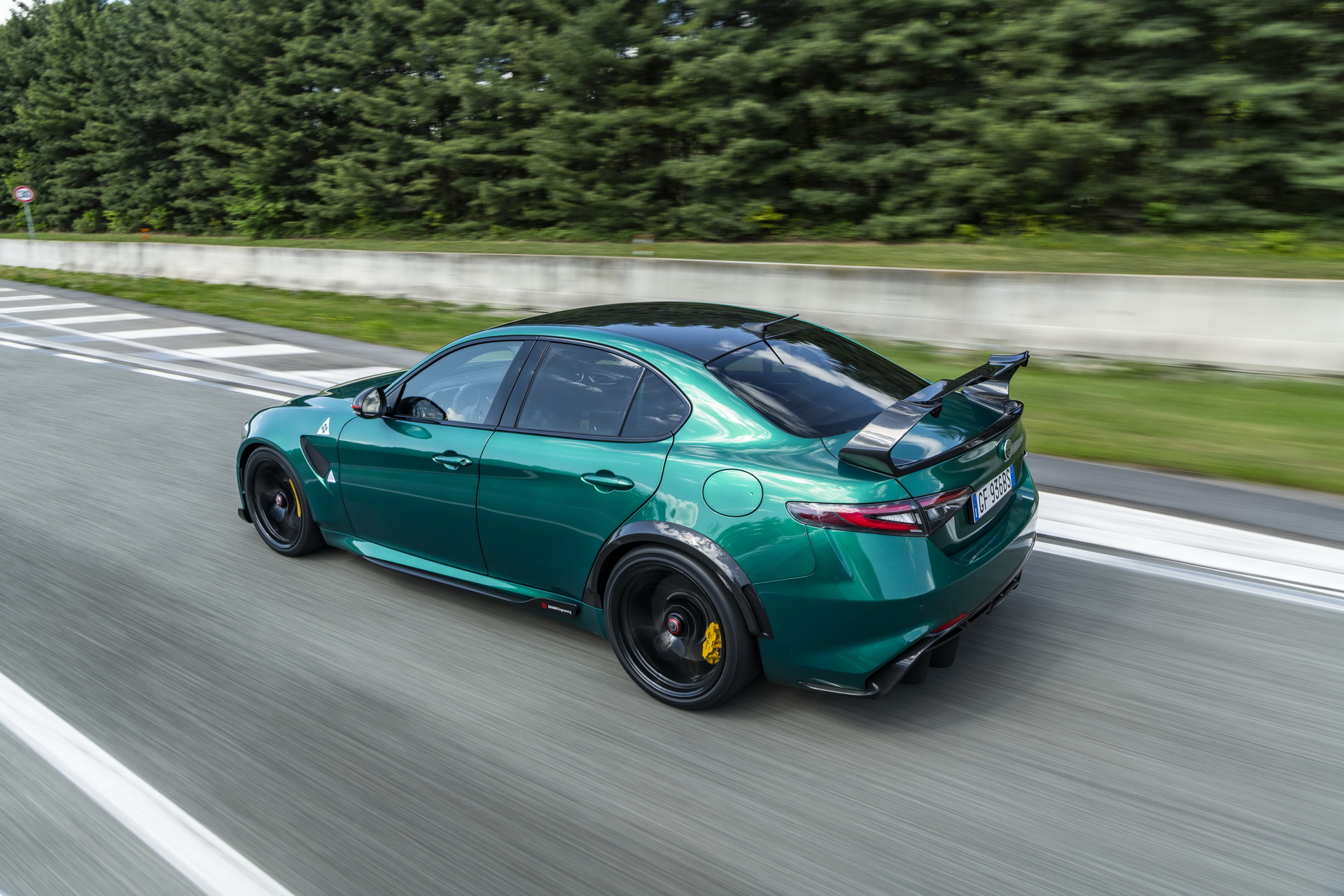 Download 2021 Alfa Romeo Giulia GTA - Rear Three-Quarter HD Wallpaper 1920x1280 #7