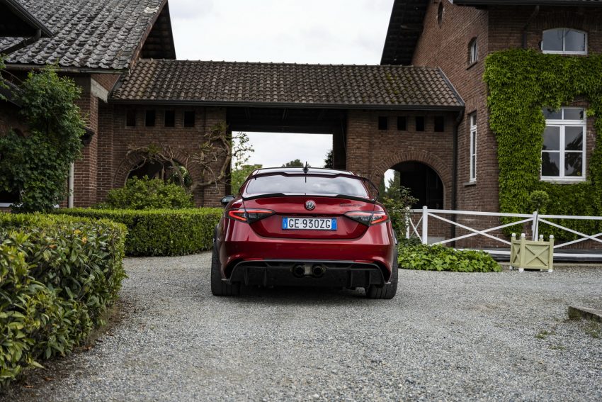 2021 Alfa Romeo Giulia GTA - Rear Wallpaper 850x567 #22
