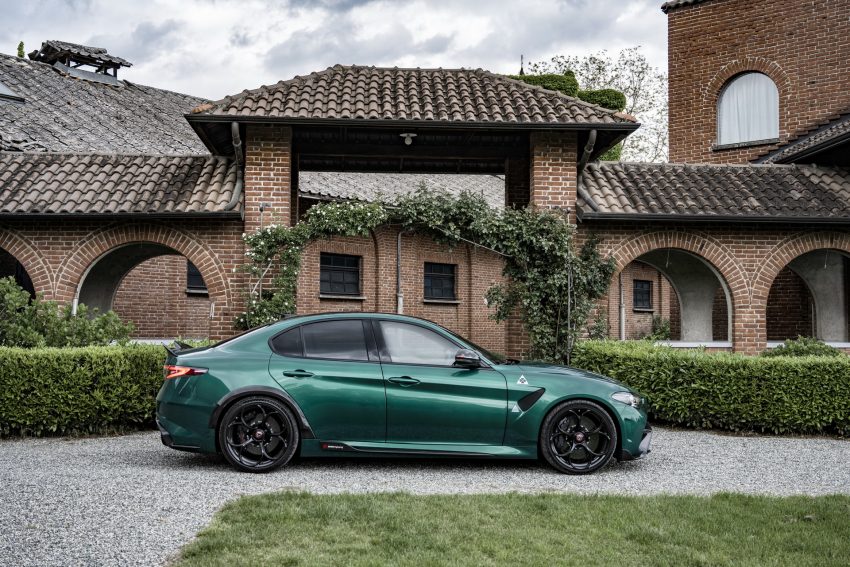 2021 Alfa Romeo Giulia GTA - Side Wallpaper 850x567 #56