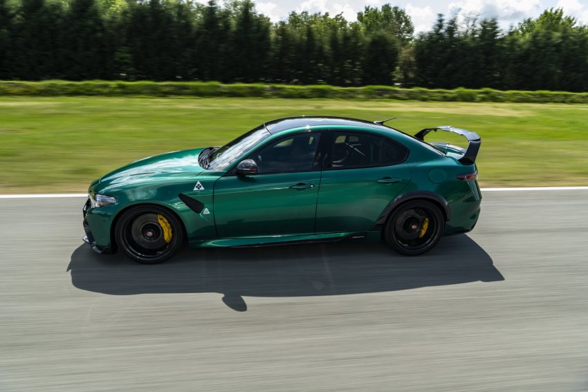 2021 Alfa Romeo Giulia GTA - Side Wallpaper 850x567 #5