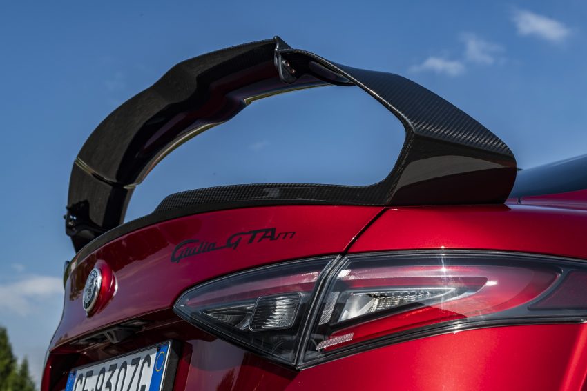 2021 Alfa Romeo Giulia GTA - Spoiler Wallpaper 850x567 #35