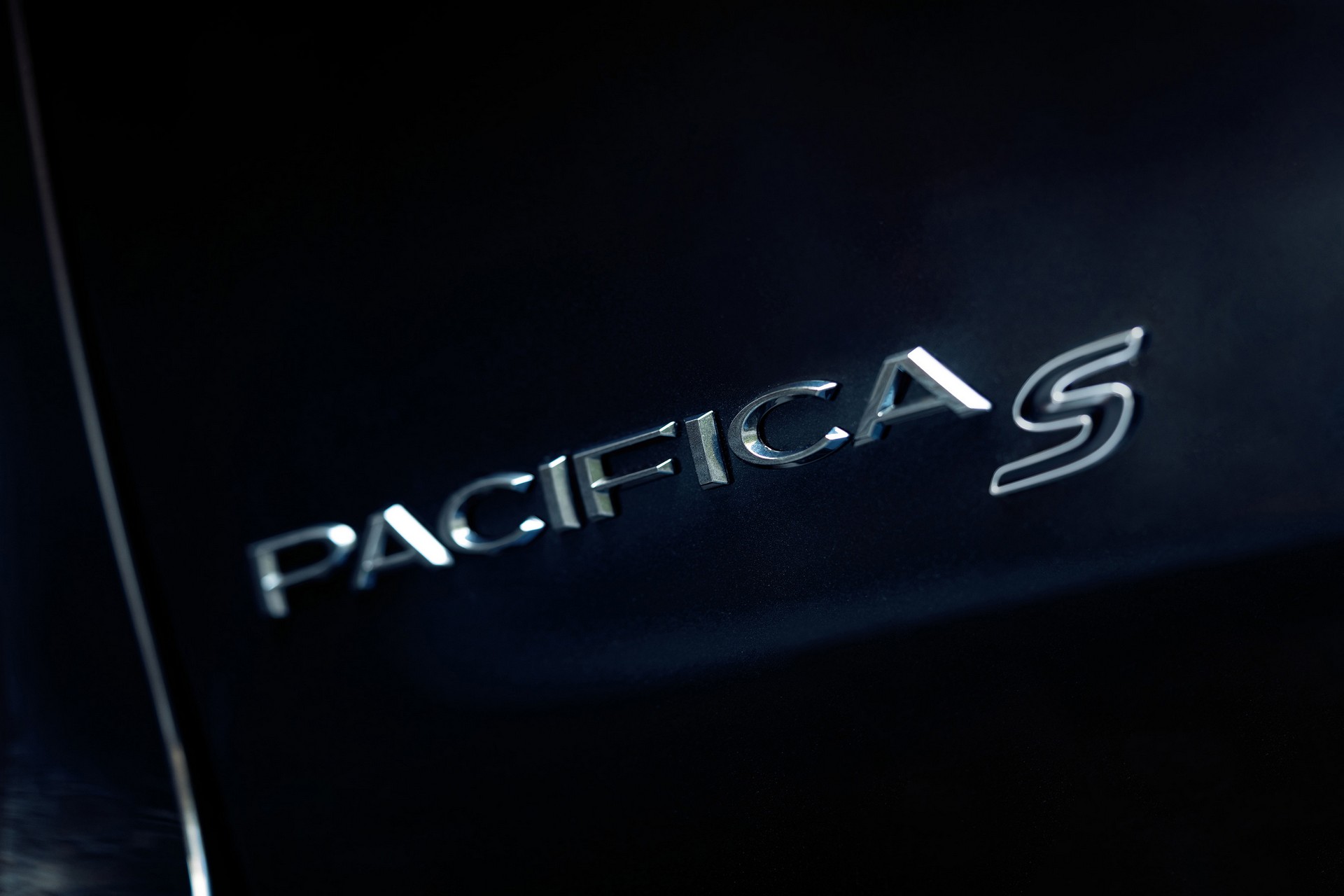 Download 2021 Chrysler Pacifica Limited S - Badge HD Wallpaper 1920x1280 #38