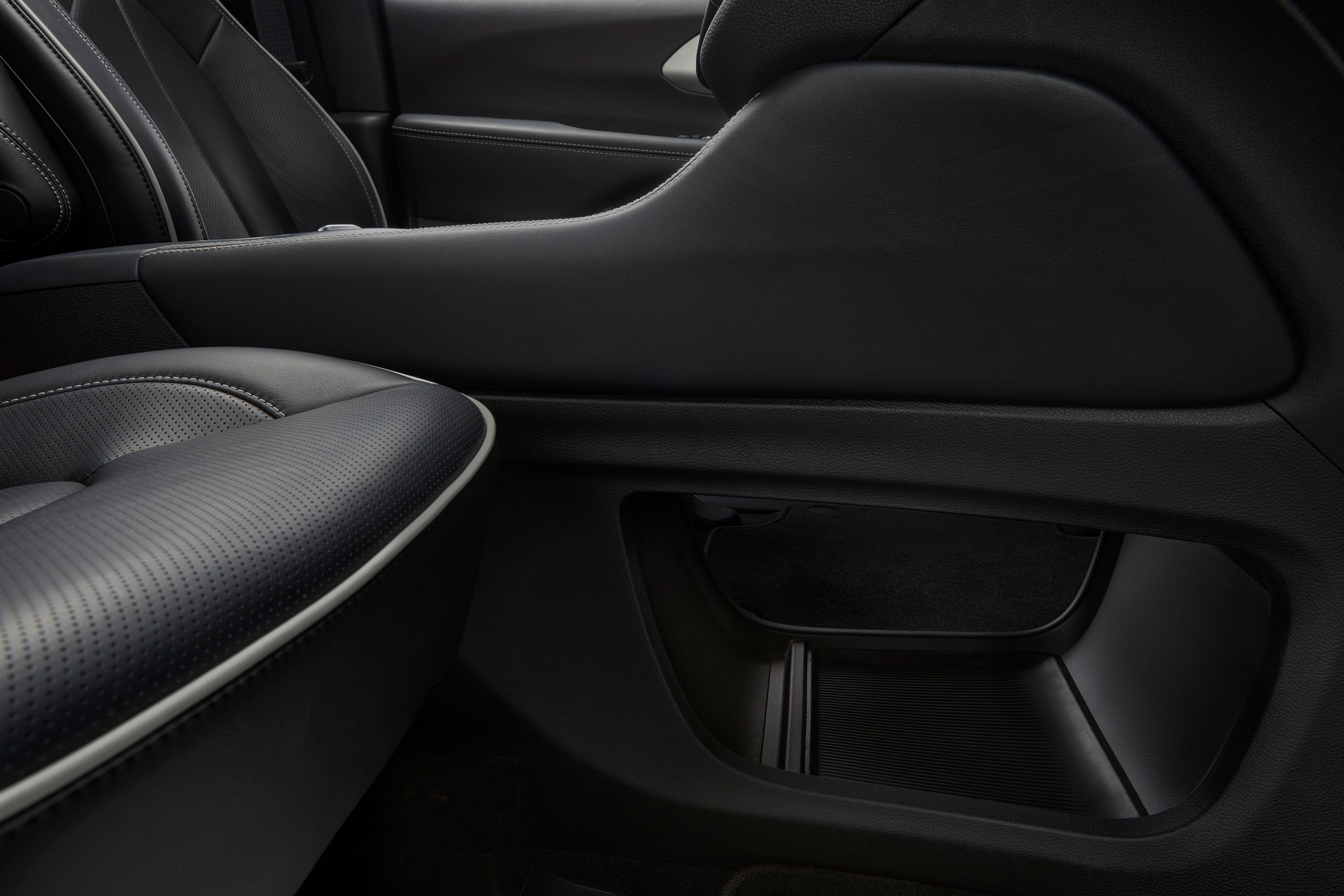 Download 2021 Chrysler Pacifica Limited S - Interior, Detail HD Wallpaper 1920x1280 #46