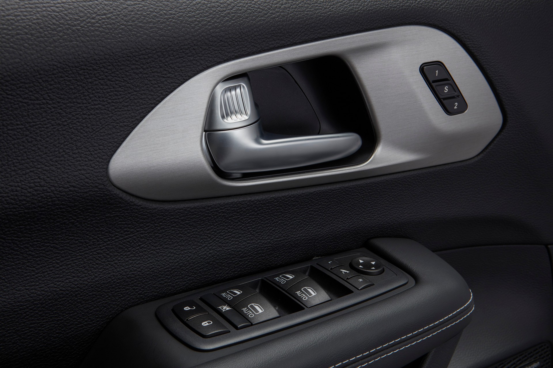 Download 2021 Chrysler Pacifica Limited S - Interior, Detail HD Wallpaper 1920x1280 #43