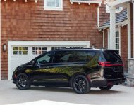 2021 Chrysler Pacifica Limited S - Rear Three-Quarter Wallpaper 190x150
