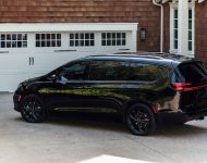 2021 Chrysler Pacifica Limited S - Rear Three-Quarter Wallpaper 190x150