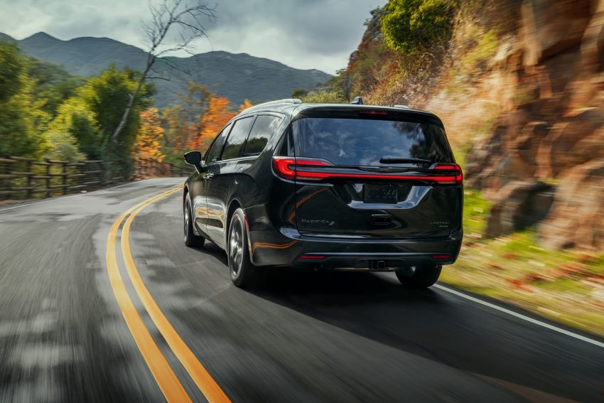 2021 Chrysler Pacifica Limited S - Rear Three-Quarter HD Wallpapers 850x567 #7 2021 Chrysler Pacifica Limited S - Rear Three-Quarter Wallpaper 850x567 #7