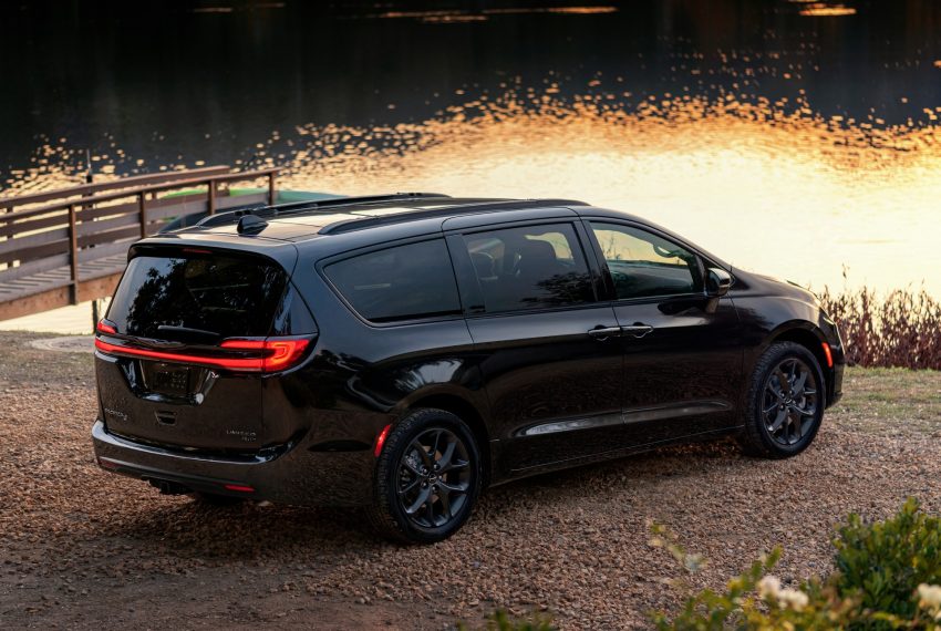 2021 Chrysler Pacifica Limited S - Rear Three-Quarter HD Wallpapers 850x570 #23 2021 Chrysler Pacifica Limited S - Rear Three-Quarter Wallpaper 850x570 #23