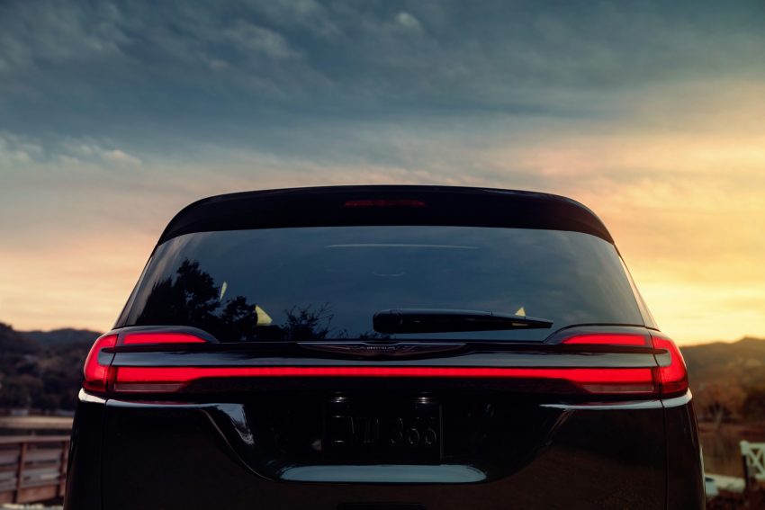 2021 Chrysler Pacifica Limited S - Tail Light HD Wallpapers 850x567 #36 2021 Chrysler Pacifica Limited S - Tail Light Wallpaper 850x567 #36