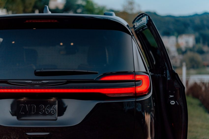 2021 Chrysler Pacifica Limited S - Tail Light HD Wallpapers 850x567 #37 2021 Chrysler Pacifica Limited S - Tail Light Wallpaper 850x567 #37