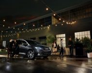 2021 Chrysler Pacifica Pinnacle - Front Three-Quarter Wallpaper 190x150