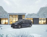 2021 Chrysler Pacifica Pinnacle - Front Three-Quarter Wallpaper 190x150