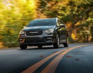 Download 2021 Chrysler Pacifica Pinnacle HD Wallpapers and Backgrounds