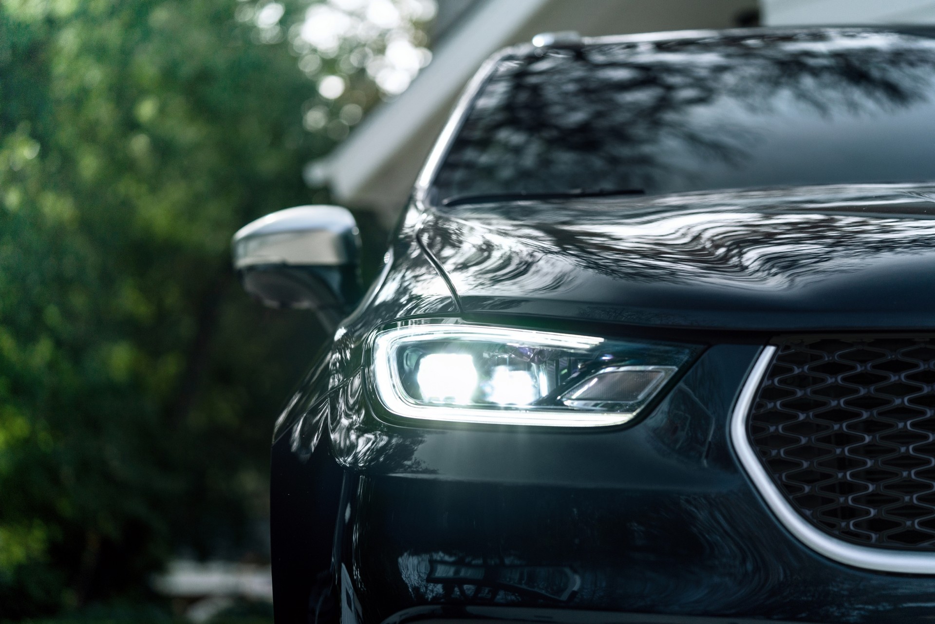 Download 2021 Chrysler Pacifica Pinnacle - Headlight HD Wallpaper 1920x1281 #36