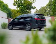 2021 Chrysler Pacifica Pinnacle - Rear Three-Quarter Wallpaper 190x150
