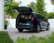 2021 Chrysler Pacifica Pinnacle - Rear Three-Quarter Wallpaper 190x150