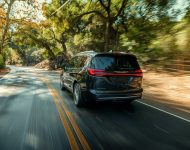 2021 Chrysler Pacifica Pinnacle - Rear Wallpaper 190x150