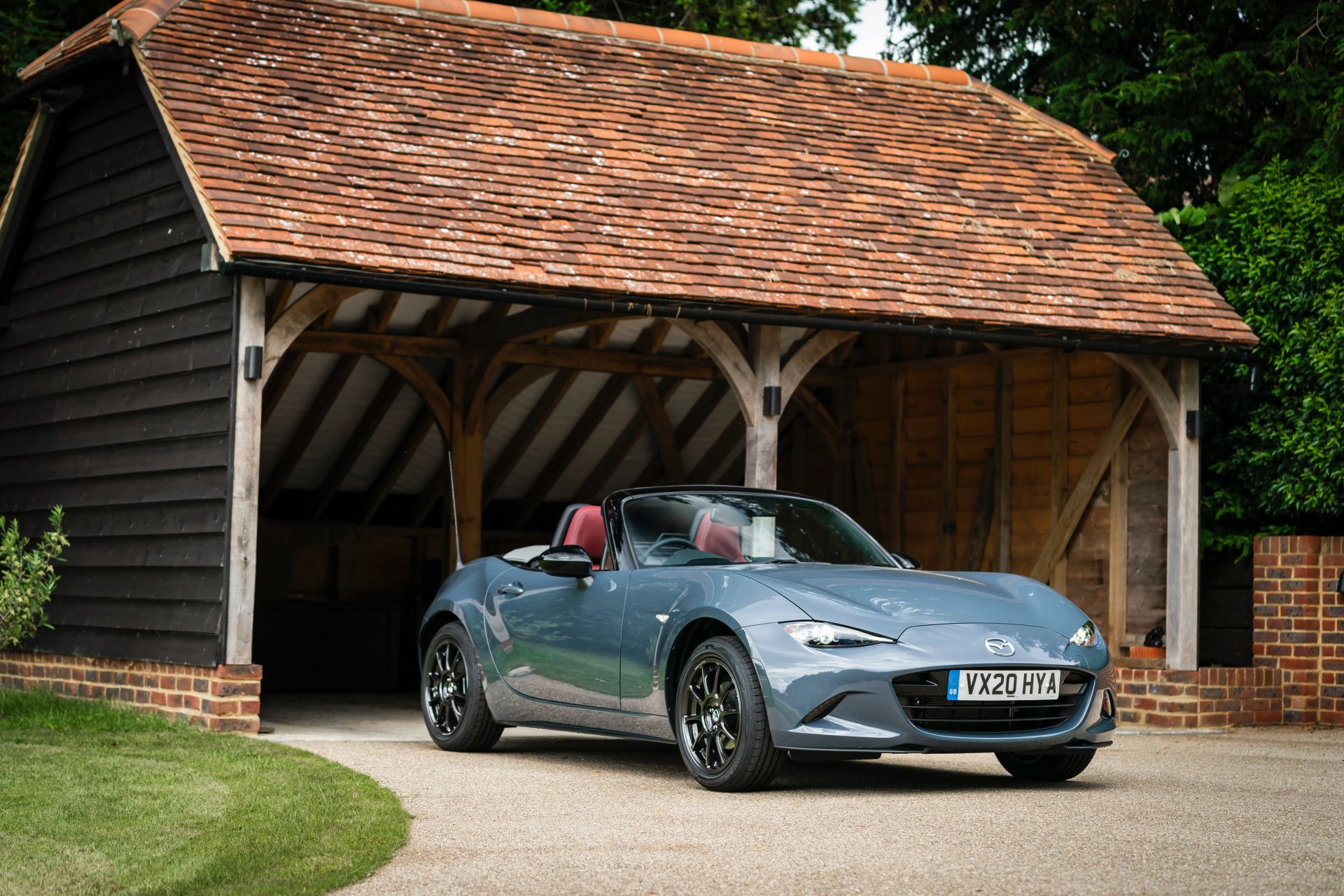 Download 2020 Mazda MX-5 R-Sport Special Edition - Front Three-Quarter HD Wallpaper 1920x1280 #39
