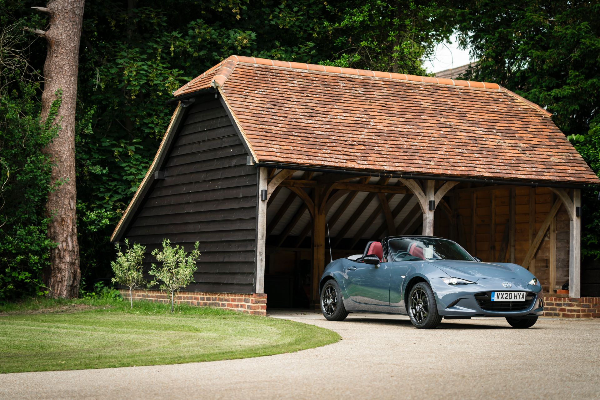 Download 2020 Mazda MX-5 R-Sport Special Edition - Front Three-Quarter HD Wallpaper 1920x1279 #40