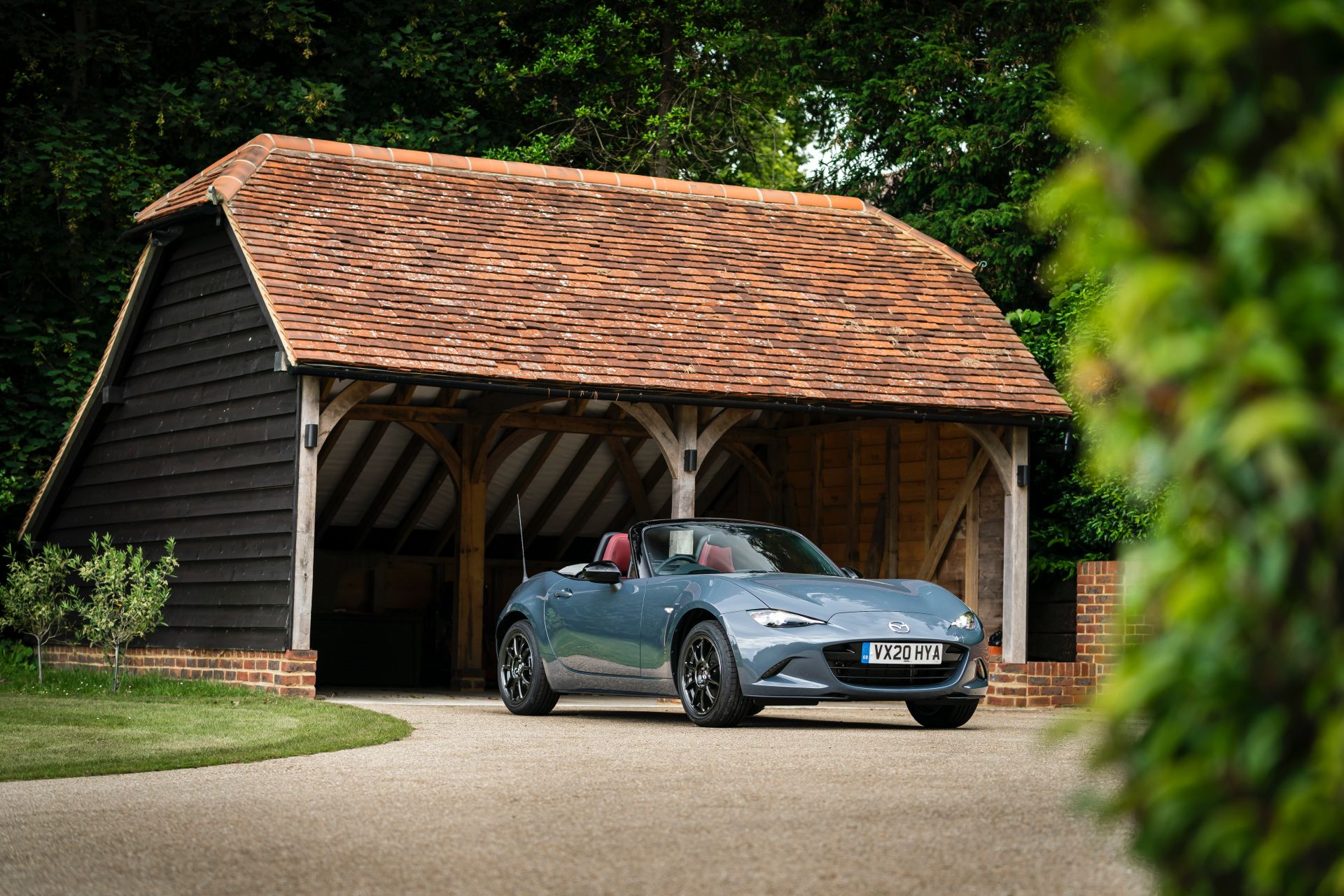 Download 2020 Mazda MX-5 R-Sport Special Edition - Front Three-Quarter HD Wallpaper 1920x1280 #43