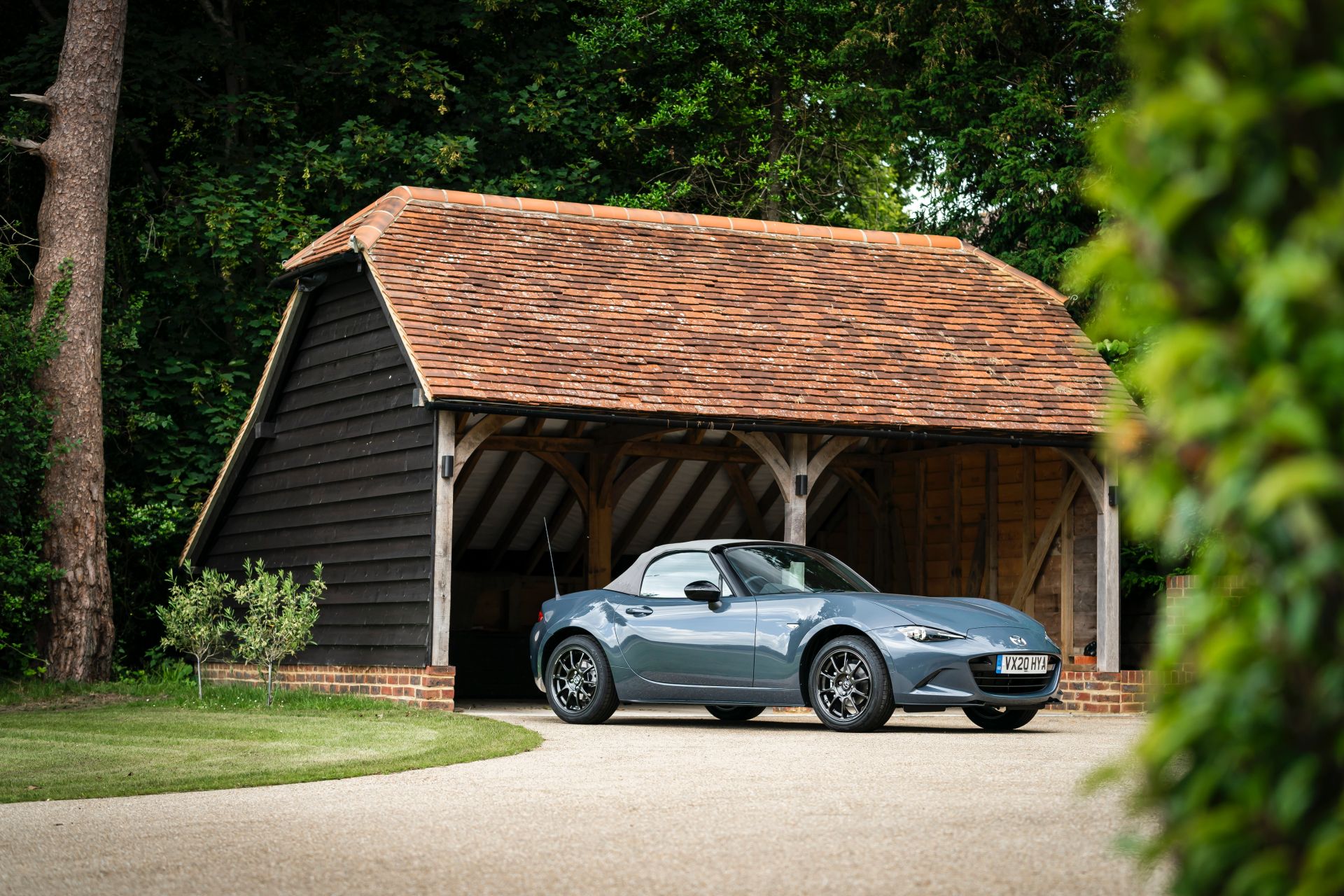 Download 2020 Mazda MX-5 R-Sport Special Edition - Front Three-Quarter HD Wallpaper 1920x1280 #46