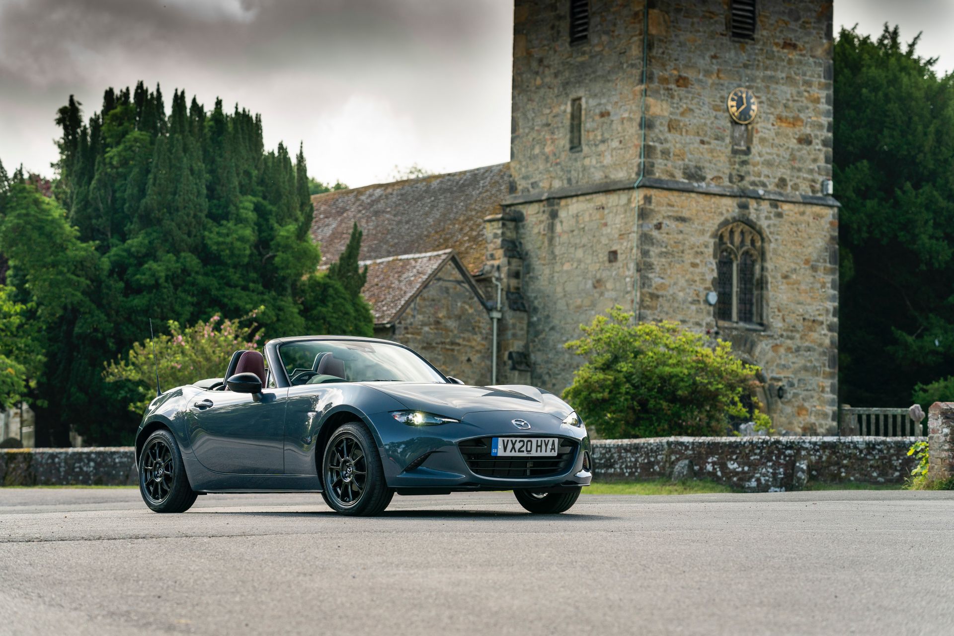 Download 2020 Mazda MX-5 R-Sport Special Edition - Front Three-Quarter HD Wallpaper 1920x1280 #17
