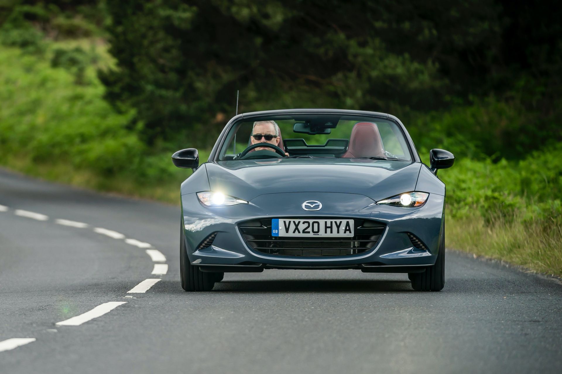 Download 2020 Mazda MX-5 R-Sport Special Edition - Front HD Wallpaper 1920x1279 #21