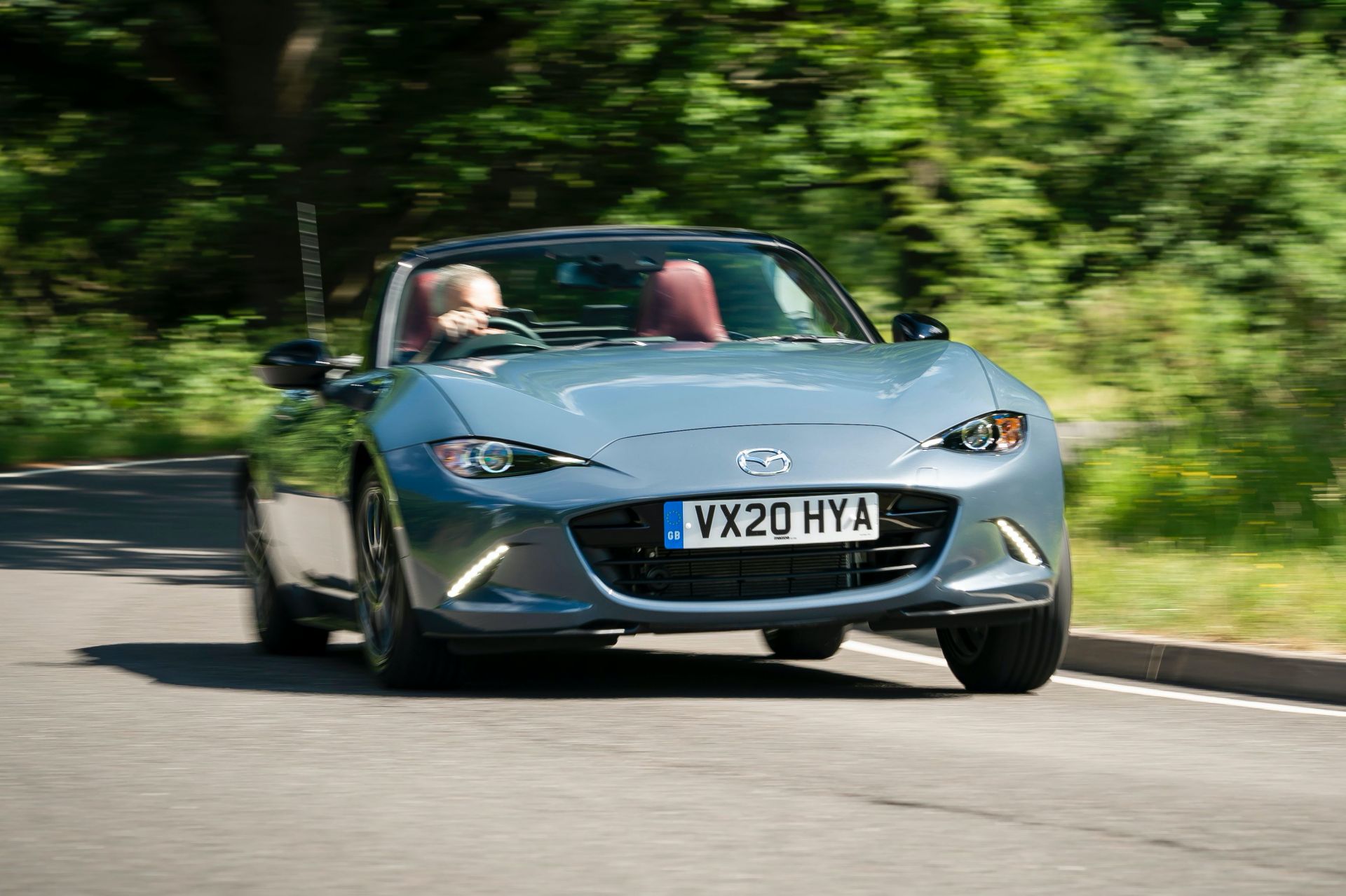 Download 2020 Mazda MX-5 R-Sport Special Edition - Front HD Wallpaper 1920x1279 #3