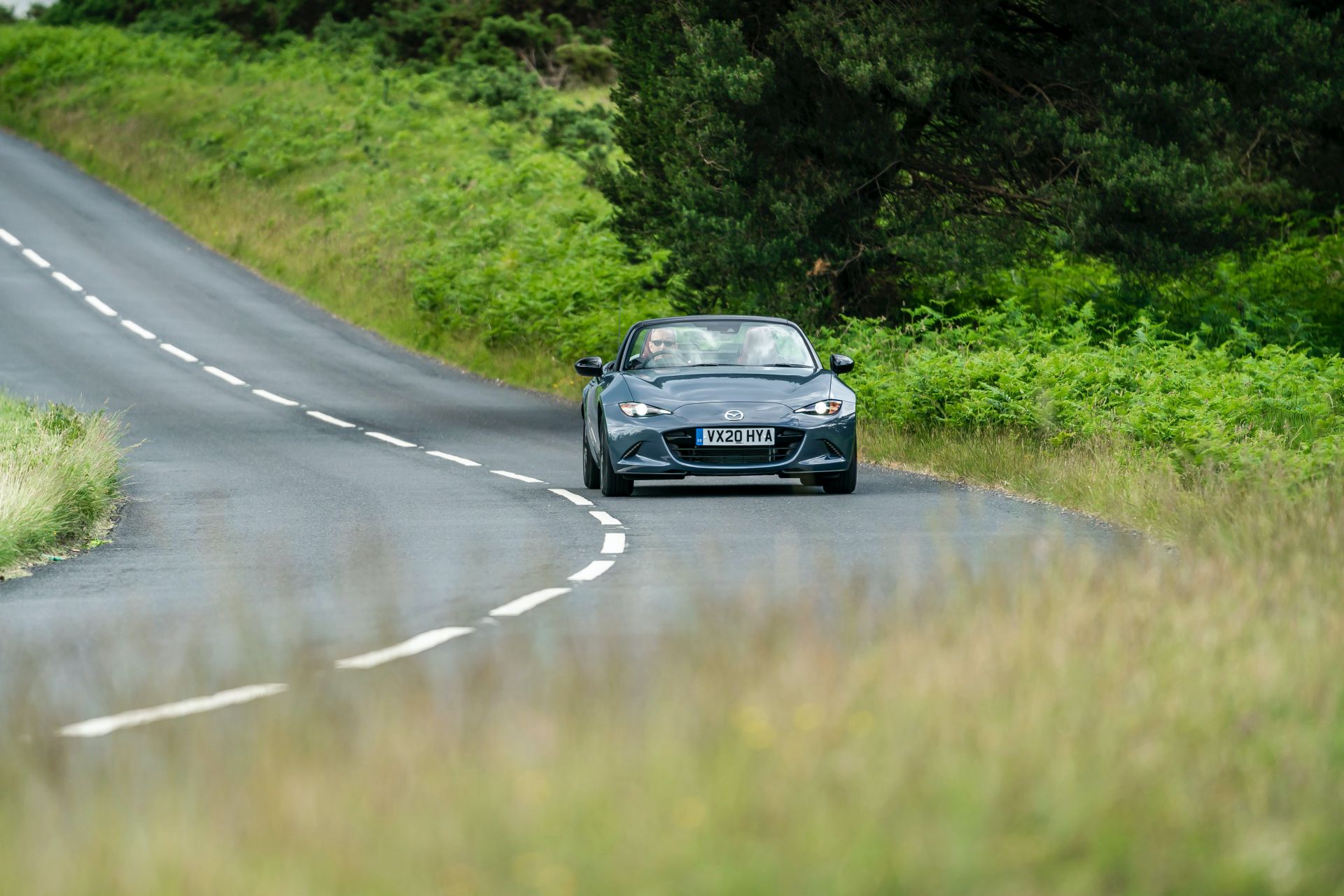 Download 2020 Mazda MX-5 R-Sport Special Edition - Front HD Wallpaper 1920x1280 #24