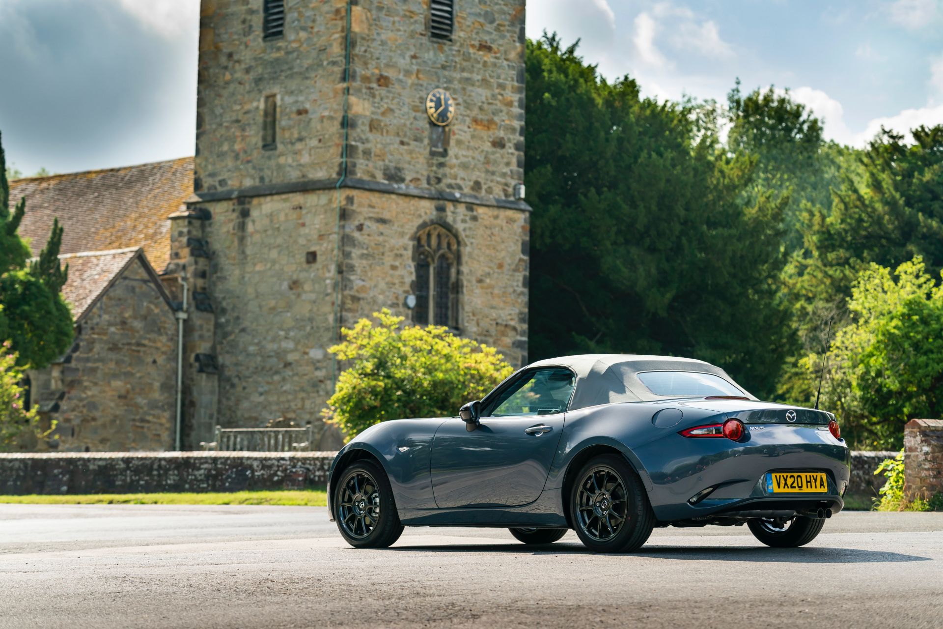 Download 2020 Mazda MX-5 R-Sport Special Edition - Rear Three-Quarter HD Wallpaper 1920x1280 #19