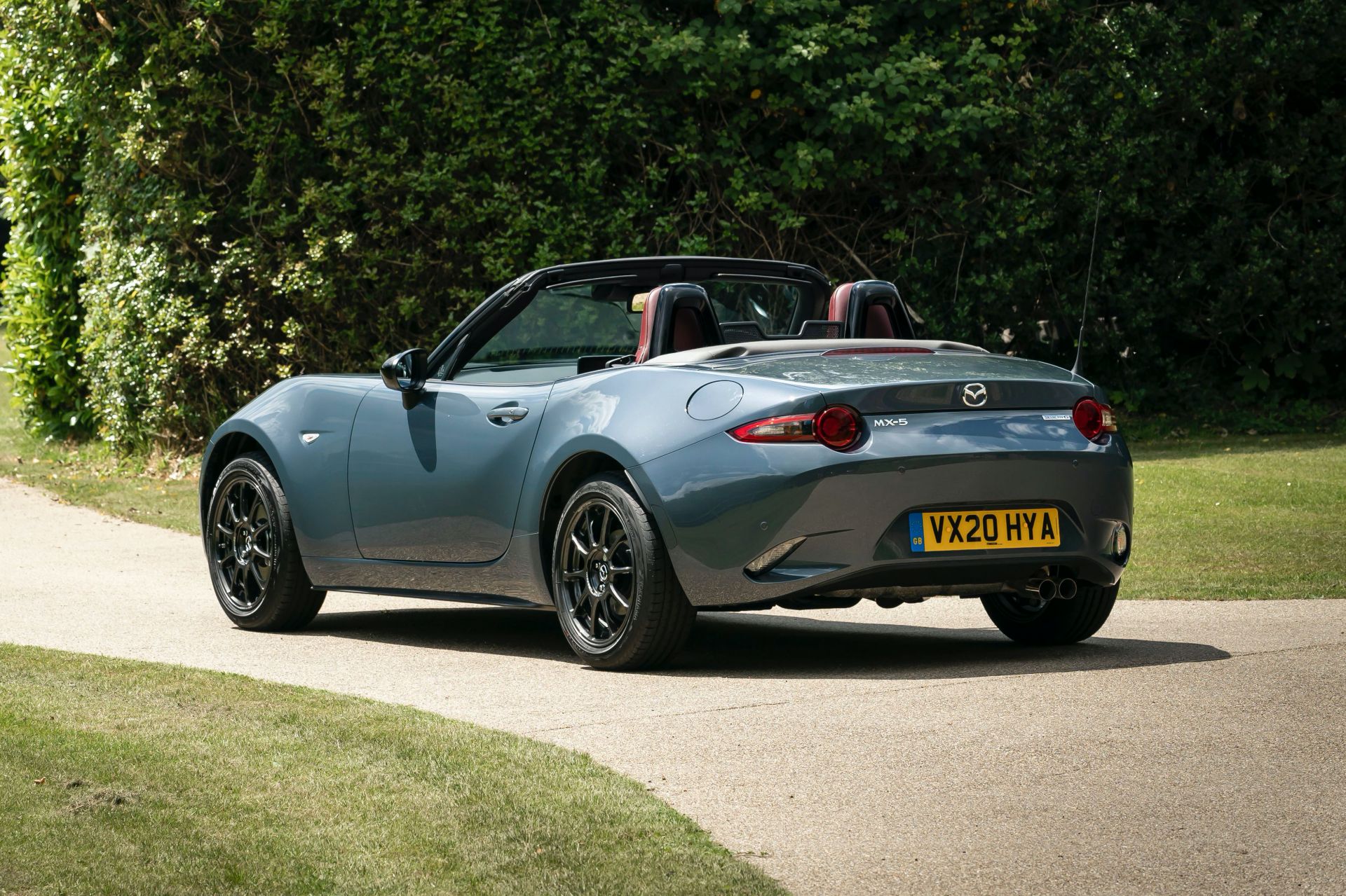 Download 2020 Mazda MX-5 R-Sport Special Edition - Rear Three-Quarter HD Wallpaper 1920x1279 #9