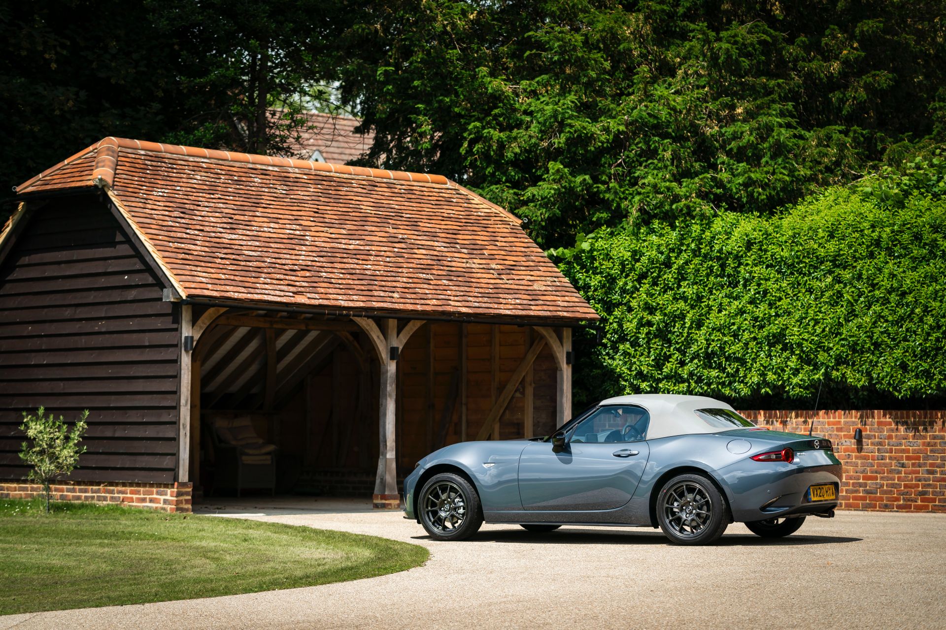 Download 2020 Mazda MX-5 R-Sport Special Edition - Rear Three-Quarter HD Wallpaper 1920x1280 #51