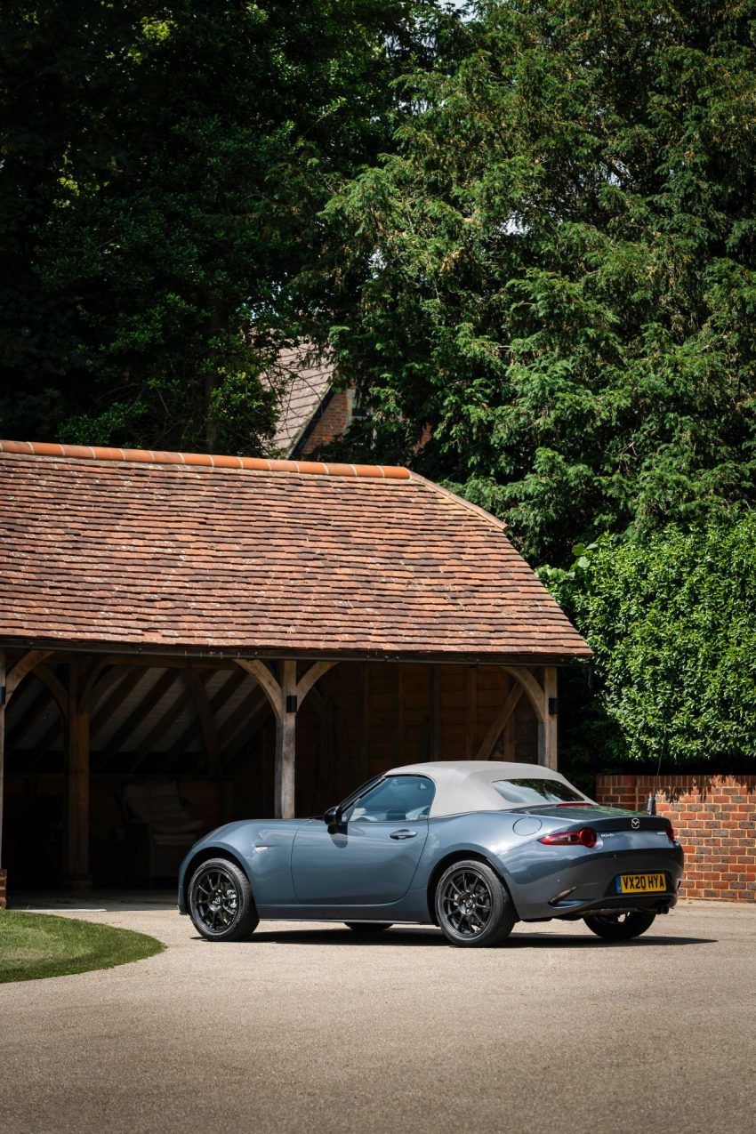 2020 Mazda MX-5 R-Sport Special Edition - Rear Three-Quarter Phone Wallpaper 850x1275 #53
