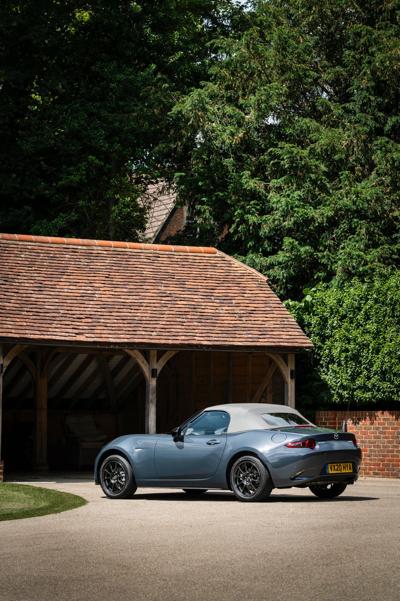 Download 2020 Mazda MX-5 R-Sport Special Edition - Rear Three-Quarter HD Phone Wallpaper 1280x1920 #53