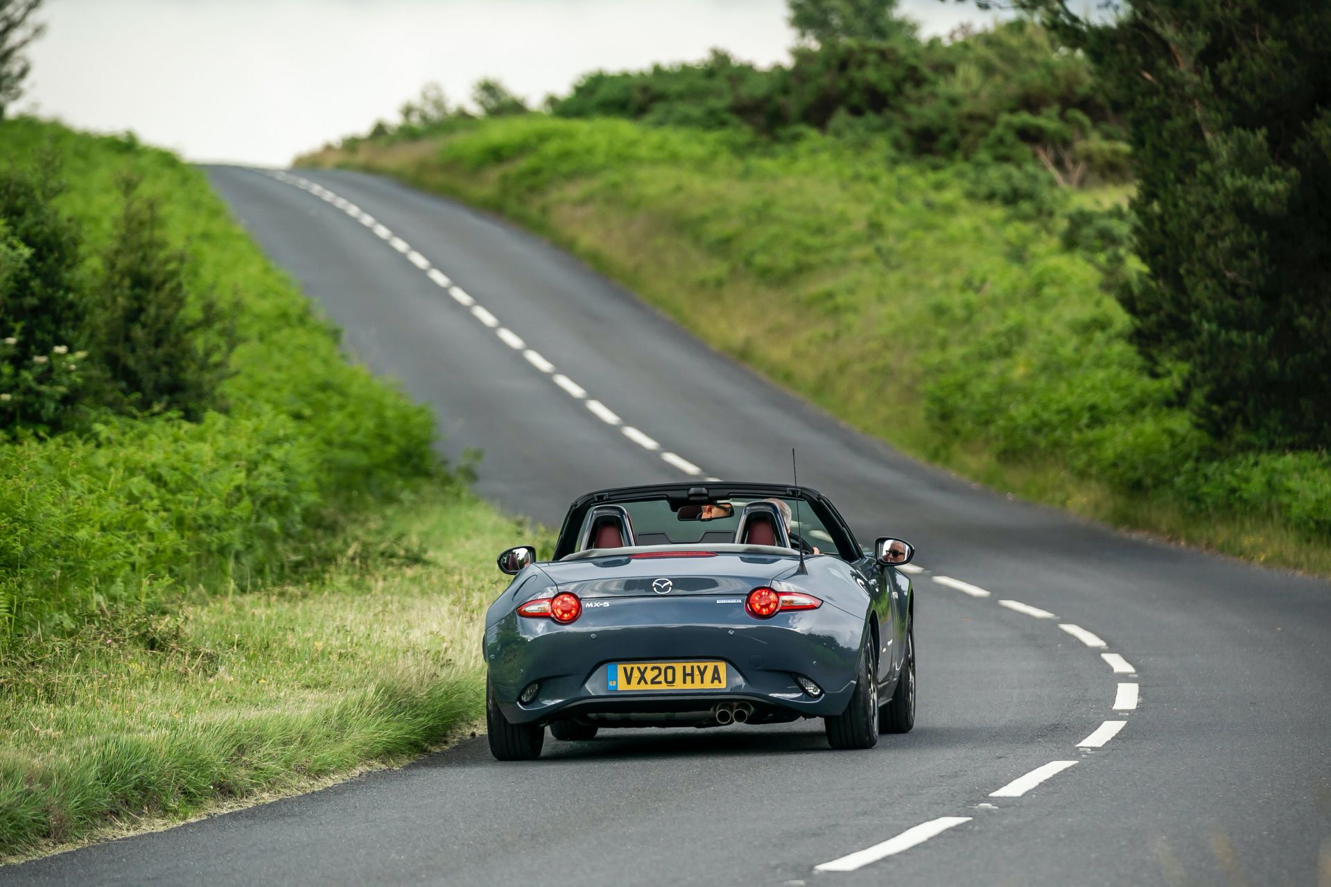Download 2020 Mazda MX-5 R-Sport Special Edition - Rear HD Wallpaper 1920x1280 #28