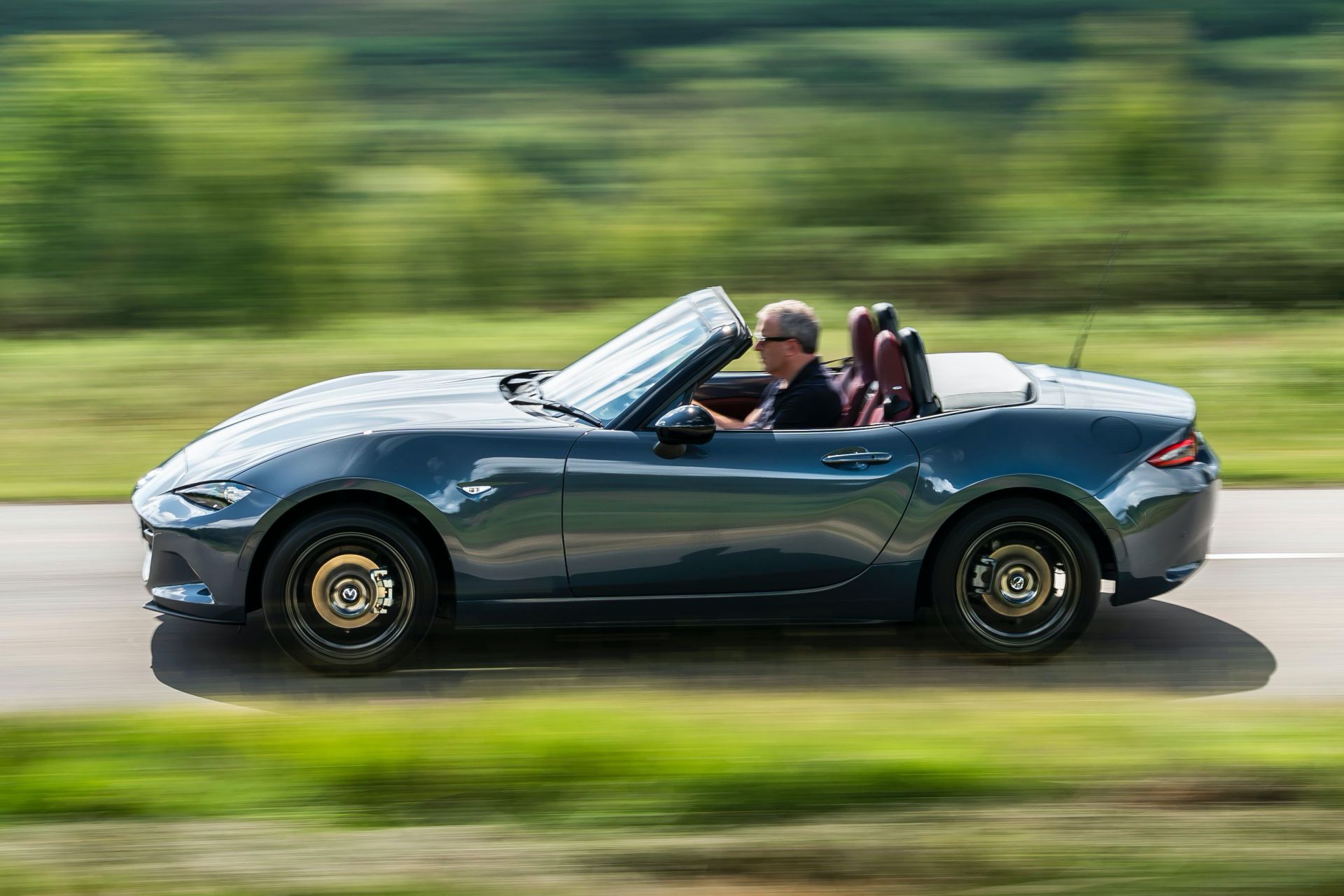 Download 2020 Mazda MX-5 R-Sport Special Edition - Side HD Wallpaper 1920x1280 #29