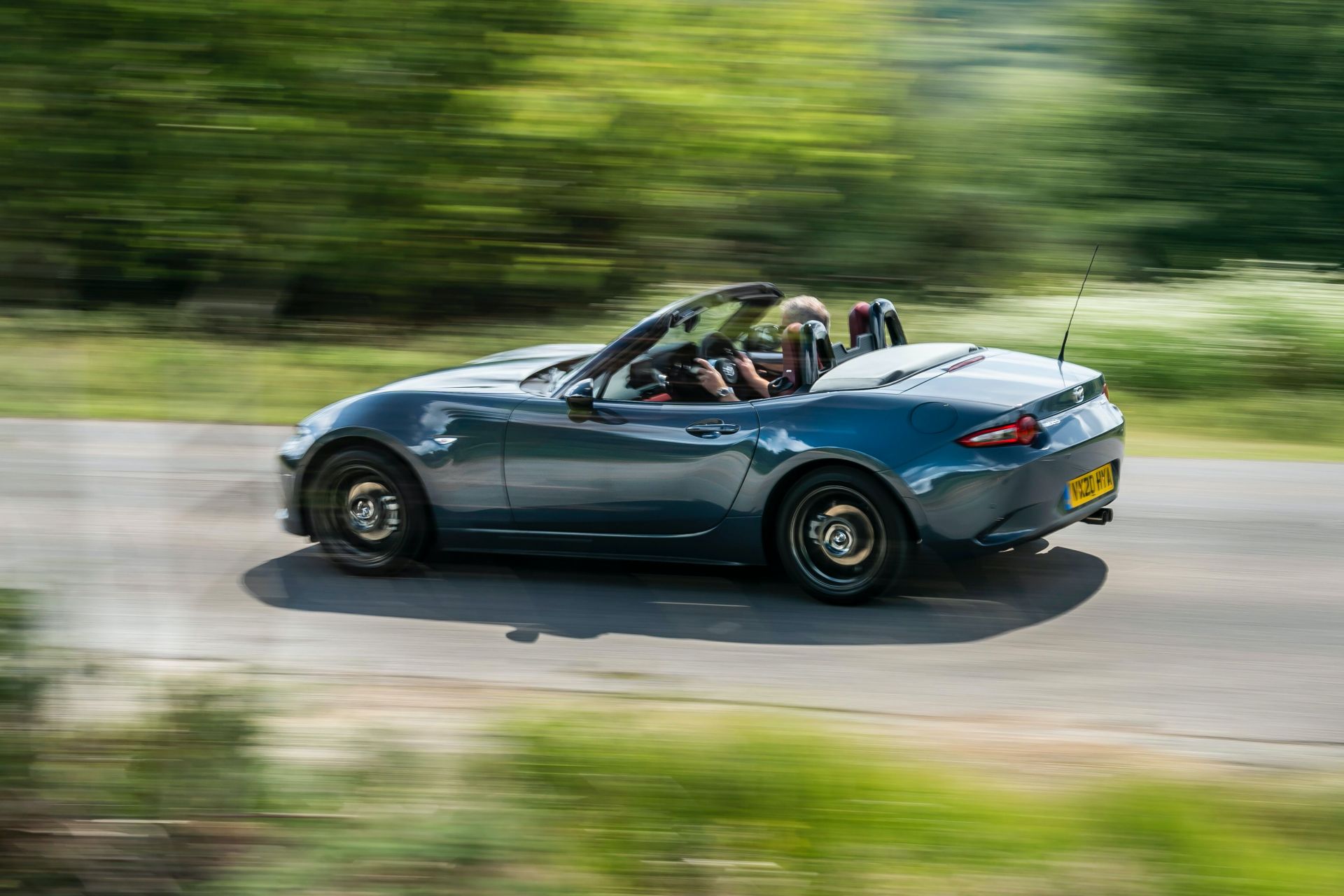 Download 2020 Mazda MX-5 R-Sport Special Edition - Side HD Wallpaper 1920x1280 #33