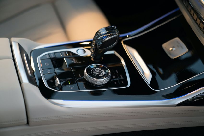 2021 ALPINA XB7 - Central Console Wallpaper 850x566 #23