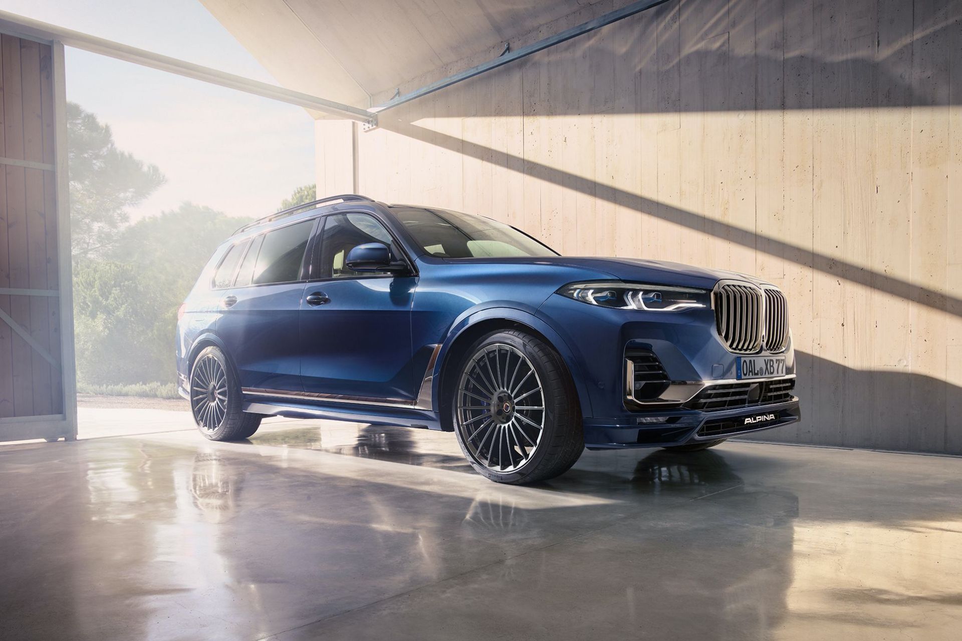 Download 2021 ALPINA XB7 [EU-spec] - Front Three-Quarter HD Wallpaper 1920x1280 #38