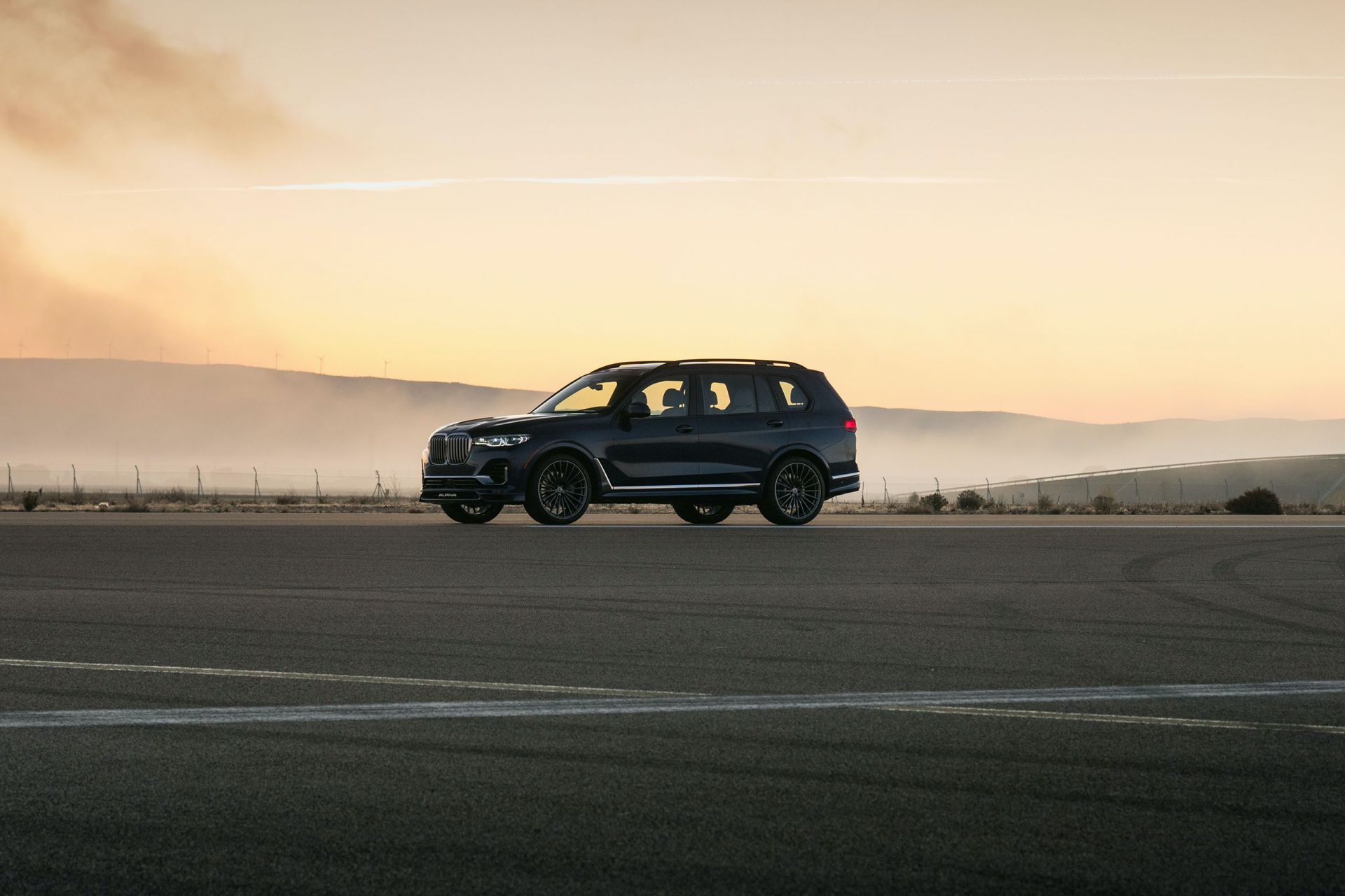 Download 2021 ALPINA XB7 - Front Three-Quarter HD Wallpaper 1920x1280 #19