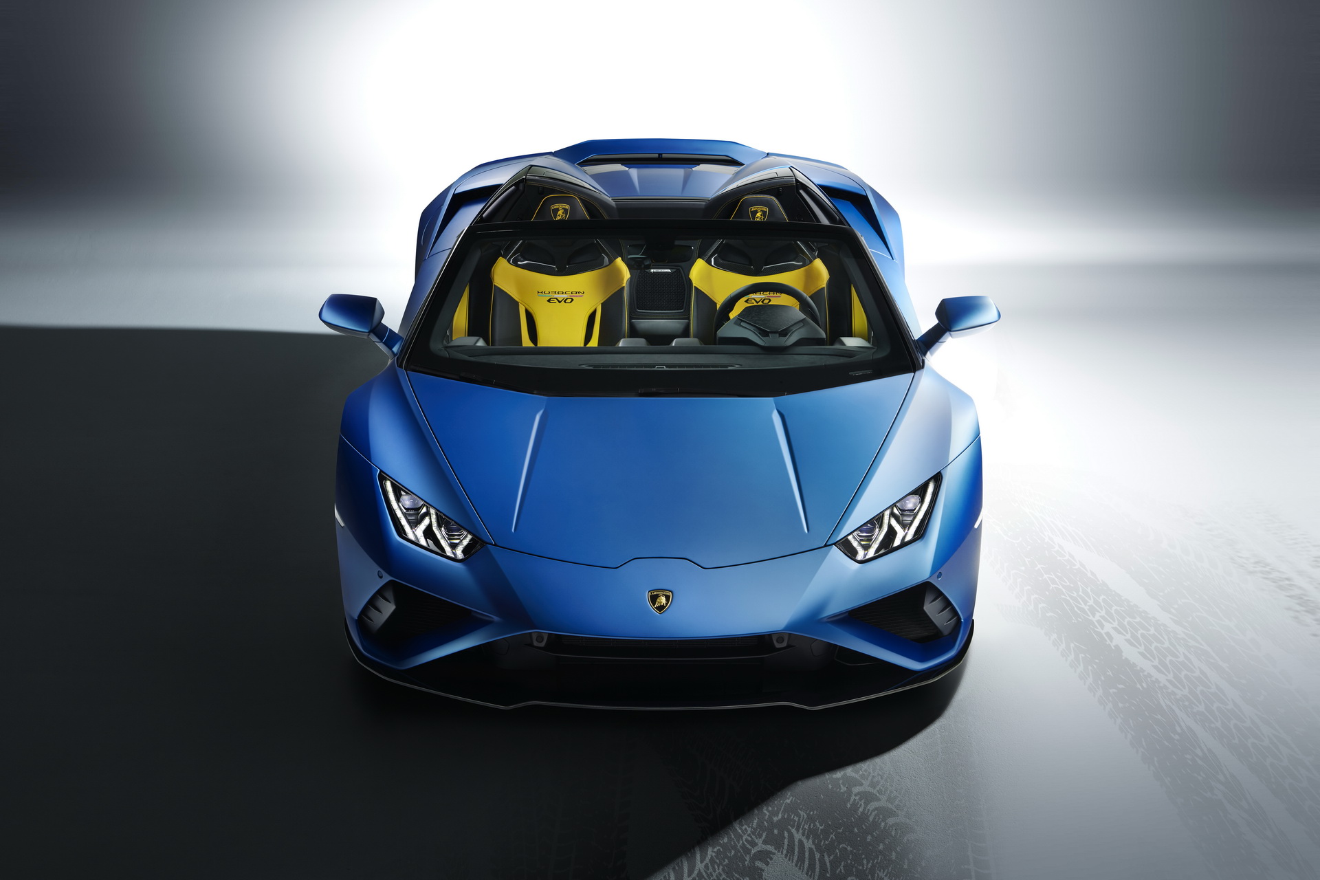 Download 2021 Lamborghini Huracán EVO RWD Spyder - Front HD Wallpaper 1920x1280 #19